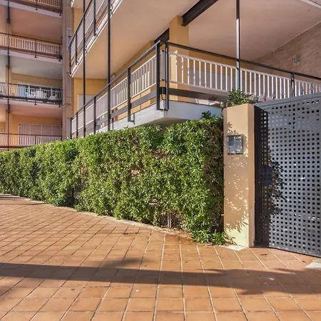Lolos Apartment *